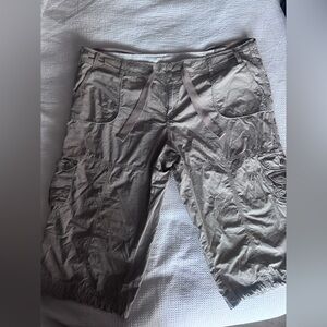 Calvin Klein men's XXL lightweight cargo shorts, inTaupe.Drawstring casual.